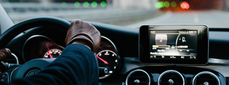 Automatiserade system i fordon och förarnas ansvar. Foto: Wistrand Advokatbyrå