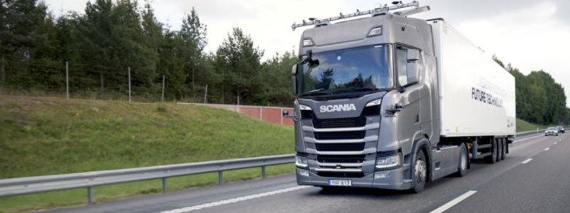 En autonom lastbil kör mellan Södertälje och Jönköping, en tretimmarsresa om cirka 300 kilometer. Foto: Scania