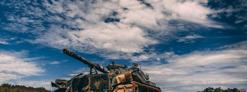 Forskarna fortsätter utveckla brädspelet, och arbetar just nu tillsammans med Markstridsskolan i Skövde. Foto: justin campbell/unsplash