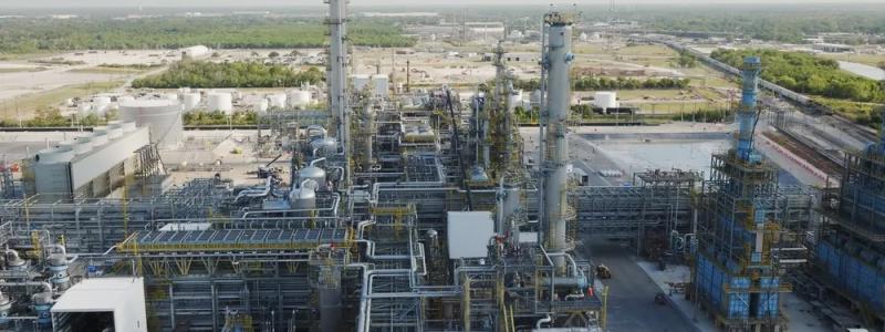 Anläggningen i Baytown, Texas, där ExxonMobil planerar att bygga ett projekt för blå vätgas och ammoniak. Men nya politiska beslut i USA har nu förändrat förutsättningarna. Foto: ExxonMobil