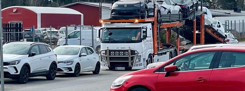 Bilhandeln sticker ut. Foto: Stina Wickenberg