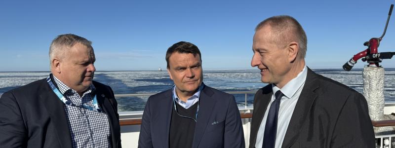 Från vänster: Jörgen Nilsson, VD Trelleborgs hamn, Patrick Mattsson, Vice VD Kvarkenhamnar, Dr. Gernot Tesch, VD Rostock hamn.