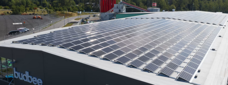 Stor satsning på solceller när Evolv och Budbee färdigställer tre nya logistikterminaler. Foto: Slättö