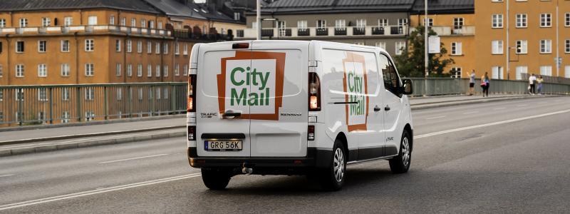 CityMail har 1 500 fordon, vilket betyder att en elektrifiering på 50 procent skulle kräva 750 elfordon. Pressbild: Citymail