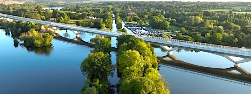 Bildtext:
Arbetet med HS2 fortskrider. Colne Valley-viadukten, Storbritanniens längsta järnvägsbro, är nu färdigställd. Foto: HS2 Ltd