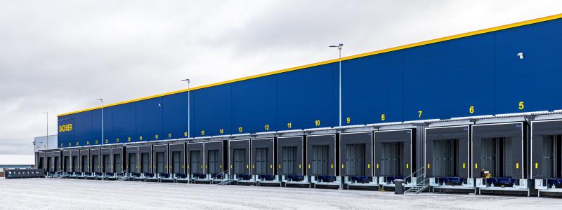 För första gången i Finland samlas Dachsers vägtransporter samt sjö- och flygfrakttjänster under ett och samma tak. Den totala ytan för anläggningen är 5 113,5 kvadratmeter, varav själva terminalen upptar 3 866 kvadratmeter. 
 Foto: Dachser