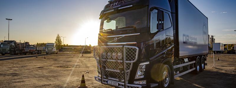 Kvaltävlingarnas huvudpartner är Volvo Lastvagnar, som förser tävlingen med toppmoderna och ändamålsenliga fordon. Foto: Liza Simonsson.