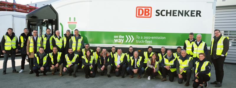 DB Schenker har besökt Volta Trucks anläggning i Österrikiska Steyr, för en presentation av den första prototypen av den 150 fordon stora flottan som ska testas runt om i Europa. Foto: Volta Trucks