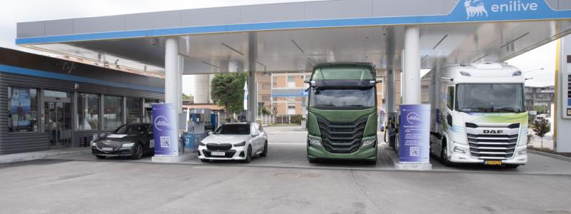 minskningar av växthusgaser (GHG). Totalt kördes 84 procent av sträckan på 100 procent förnybart bränsle, vilket resulterade i en minskning av växthusgaser med 67 procent sett till den totala körsträckan.