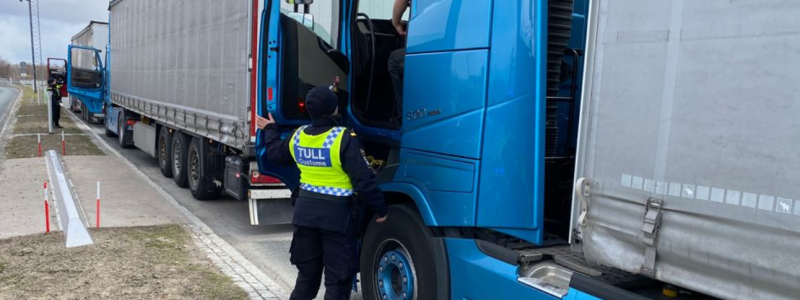 På tio månader har Tullverket stoppat drygt 33 procent fler rattonyktra förare än under hela 2021. Foto: Tullverket