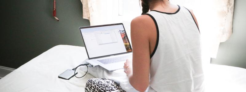 Dropshipping är en affärsmodell inom e-handel där återförsäljaren inte behöver hålla varor i lager.  Foto: dylan gillis/unsplash