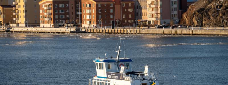 "Nya" M/S Hamnen på testtur vid Eriksberg i Göteborgs Hamns innerhamn. Bild: Göteborgs Hamn AB.