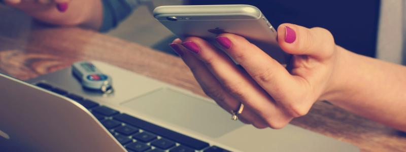 Trendbrott inom e-handeln för första gången på över två år. Foto: firmbee com/unsplash