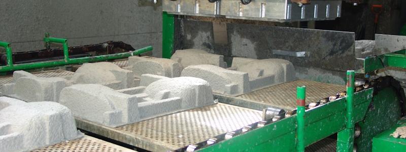 Ecopulps produkter baseras på återvunna fibrer, bland annat tidningspapper och sidoströmmar från wellpappindustrin. Enligt bolaget har dessa lösningar redan ersatt miljontals kilo frigolit och andra plastbaserade material som vanligtvis används som stötdämpning i industriförpackningar. Foto: Ecopulp