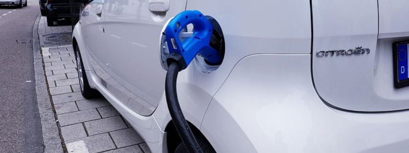 Antalet elbilar fler än bensin- och dieselbilarna tillsammans. Arkivnild