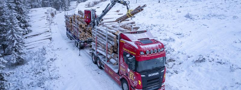Eldriven rundvirkesbil Fotograf: Sveaskog