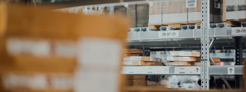 Affären omfattar två industrifastigheter i Eriksbergs och Larsboda industriområden med en total yta på 7 500 kvadratmeter. Genrebild: chuttersnap/Unsplash