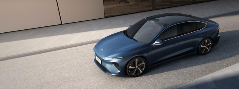 Nios situation i Tyskland illustrerar svårigheterna för nya elbilsaktörer att etablera sig på en konkurrensutsatt marknad. Trots växande efterfrågan på elbilar krävs stora investeringar i distribution, service och infrastruktur.