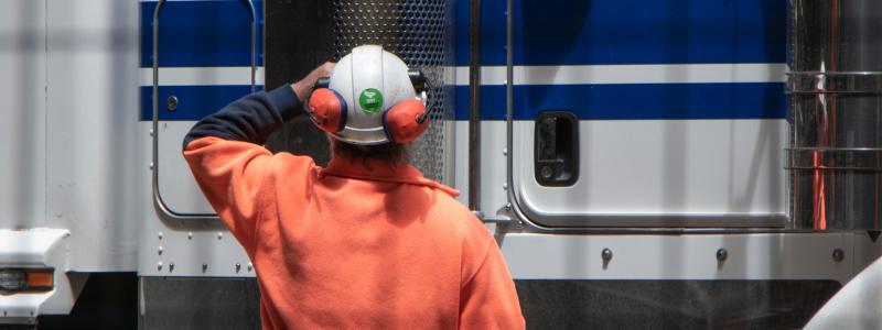 IMY slår fast att Securitas saknade rättslig grund för kamerabevakning av anställda förare i arbetsfordon. Bilden är en genrebild. Foto: Mitchell Luo/Unsplash