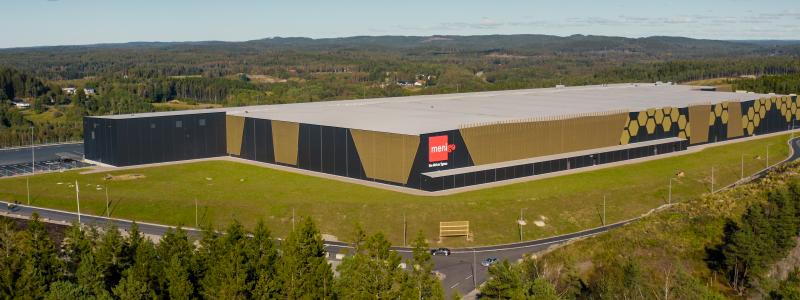 Anläggningen med cirka 34 000 kvadratmeter lageryta är Menigos största. Foto: Menigo