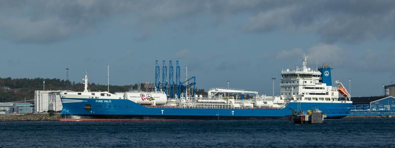 Furu Valö vid kaj i Energihamnen .Foto: Göteborgs Hamn