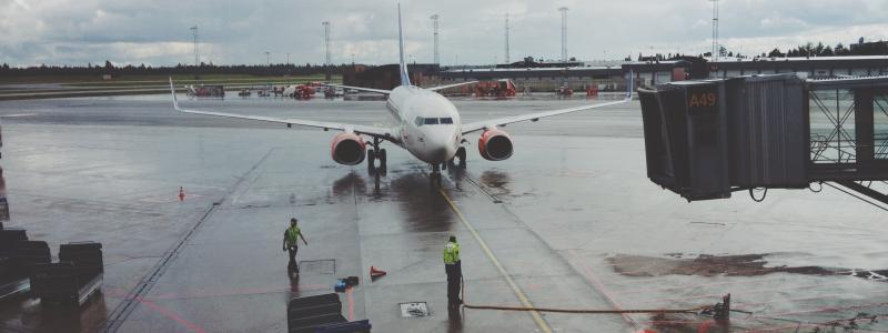 Kvalitetstransport fokuserar på bud- och distributionstjänster samt flygterminallogistik vid Gardermoens flygplats i Oslo och är etablerade i Bergen. Foto: robert bye/unsplash