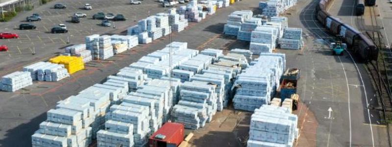 Totalt har man kapacitet att stuffa 180-200 containers i veckan. Foto: Göteborgs hamn