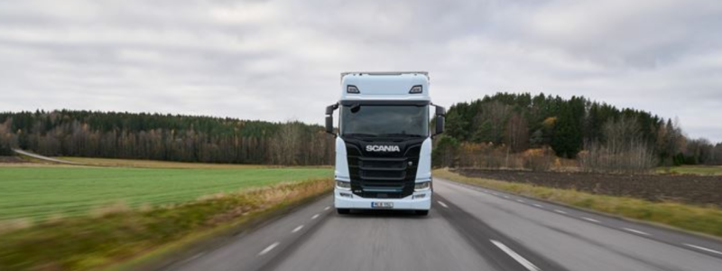 Scania och Girteka inleder ett ambitiöst samarbete inom hållbara transporter. Foto: Scania