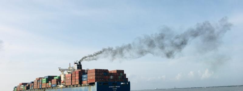 Containerfartyg lämnar hamnen i Colombo i Sri Lanka. Foto: Nilantha Ilangamuwa/Unsplash