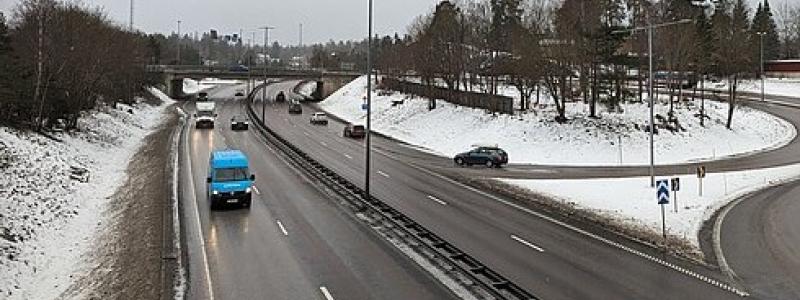 Postnord på Huddingevägen i Huddinge den 13 januari 2024. Foto: Wikimedia Commons