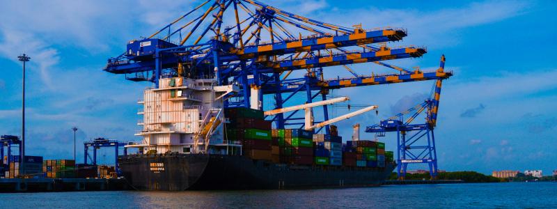 Hamnverksamhet i Kochi i delstaten Kerala, Indien. Foto: Kingsley Jebaraj/Unsplasy