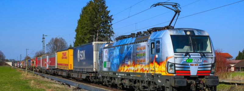 Intermodalt tåg med vagnar. Foto: TX Logistik