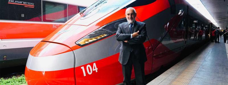Modellen presenterades av Stefano Antonio Donnarumma, vd och generaldirektör för FS Group, samt Gianpiero Strisciuglio, vd och generaldirektör för Trenitalia. Uppgraderingen är en del av företagets strategiska plan för 2025–2029, som bland annat fokuserar på teknologisk utveckling och hållbarhet. Foto: FS Group