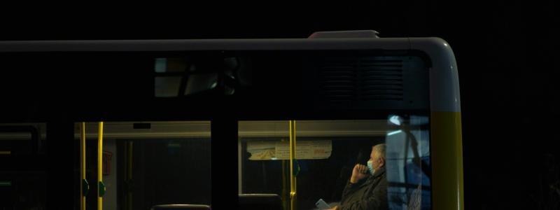 Jönköpings Länstrafik inför en testperiod med så kallade nattstopp på utvalda busslinjer. Foto: Jonas Tebbe/Unsplash