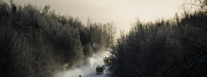 Regeringen vill ta bort kraven på civila C- och CE-körkort för instruktörer som övervakar övningskörning med militära fordon. I stället ska B-körkort och militärt förarbevis för aktuellt fordon räcka. Foto: Johanna Wallén/Försvarsmakten