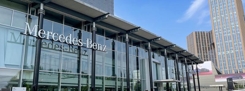 Mercedes Benz- försäljningsställe i Zhengzhou, Kina. Foto: Wikipedia Common, kredit: Windmemories