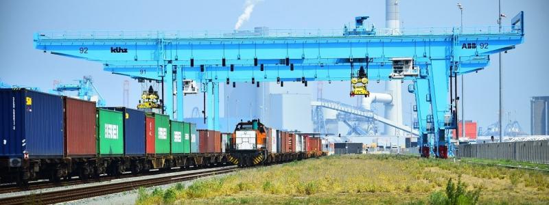 Hamnen i Rotterdams järnvägsnät tillfördes ytterligare ett nytt regionalt nav. I sin roll som järnvägsoperatör lanserade APM:s containerterminal i Rotterdam en direkt järnvägsförbindelse med Container Terminal Herne GmbH – ett stenkast från tyska städerna Bochum och Gelsenkirchen. Foto: Container Terminal Herne GmbH