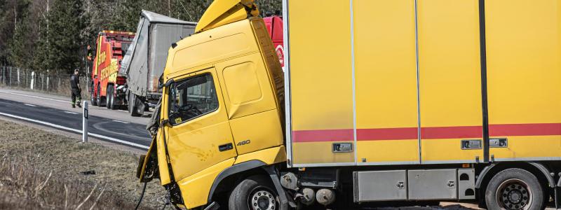 Olycksbilden visar att singelolyckor och mötesolyckor dominerar. Foto: carl tronders / unsplash