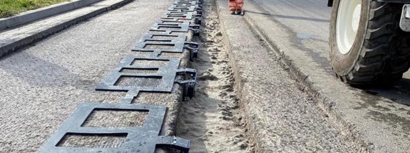 Teststräcka med induktionsspolar kan ladda elfordon med upp till 300 kilowatt. © EnBW