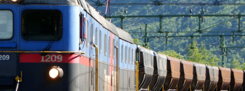 För att öka kapaciteten för både persontåg och godståg förlängs Sikträsk bangård. Detta ska möjliggöra möten med 750 meter långa tåg. Foto: Trafikverket