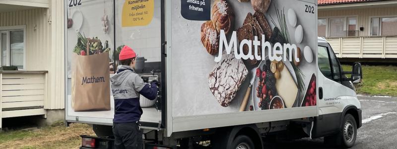 Mathem tar in fler lätta lastbilar, uppgraderade till el. Foto: Mathem
