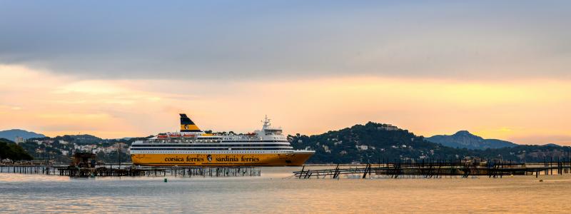 Nowhere Networks och Seafy har inlett en storskalig utrullning för att uppgradera uppkopplingen ombord på tio fartyg inom Corsica Ferries, samtidigt som nätinfrastrukturen byggs ut i Medelhavet. Foto: Philippe BONTEMPS/Unsplash