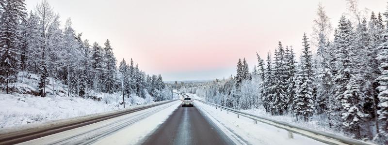 Reformen är en del av Sveriges genomförande av EU sociala klimatfond och syftar till att minska utsläppen från transportsektorn samtidigt som omställningen blir mer rättvis mellan olika delar av landet. Foto: shashidhar unsplash