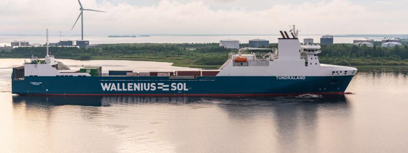 Fartyg på väg genom Bottniska viken. Foto: Kimmo Peränen