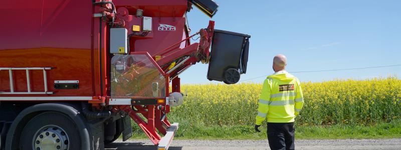 Uppdraget avser bland annat insamling av mat- och restavfall på Ekerö. Foto: Sara von Platen, Ohlssons AB