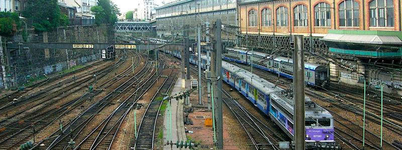 Franskt regionaltåg anländer till stationen Saint Lazare i Paris. Foto: Wikipedia Common, kredit:Remi Jouan