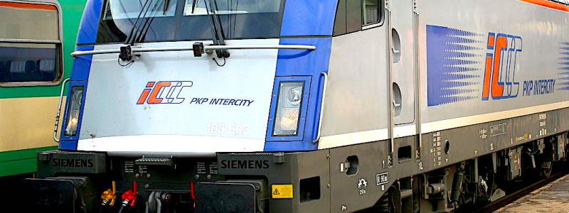 PKP Intercity:s lokomotiv från Siemens nummer E183-603 (EU44) på stationen Poznań Główny. Foto: Wikipedia Common, Kredit: Bardrock