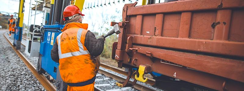 Projektet omfattar renovering av cirka 41 kilometer av järnvägslinje nr 81 samt bygget av en ny, cirka 10 kilometer lång, icke-elektrifierad enkelspårig linje. Foto: Creative Commons Lic, kredit: Bergy59