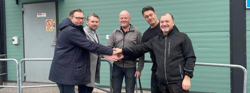 Från vänster: Magnus Åbjörnsson CFO Malte Månson Group, Carl Storckenfeldt chefsjurist Malte Månson Group, Anders Lidman delägare, Bo Lindqvist delägare, Patricio Arroyo delägare. Foto: Malte Månson