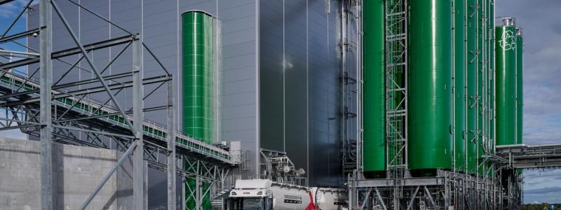 Ragn-Sells elektrifierar sina transporter av flygaska till och från värmeverken i Mälardalen. Foto: Ragn-Sells